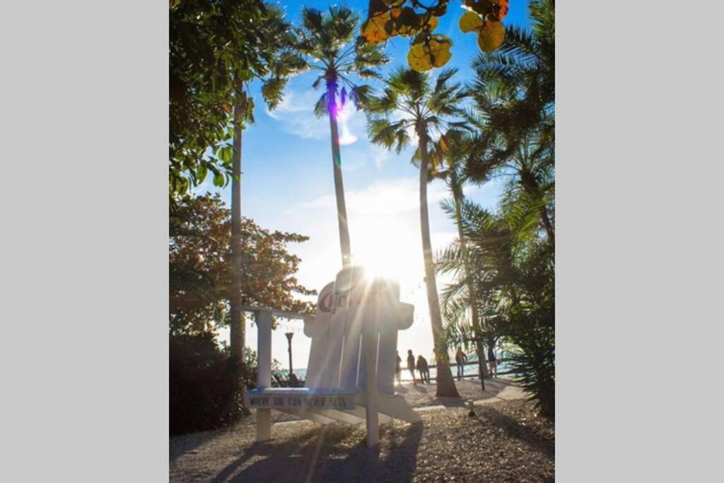 Sea Spray, Studio 114, Beach Steps Away! Pool+Wifi Ruskin Extérieur photo